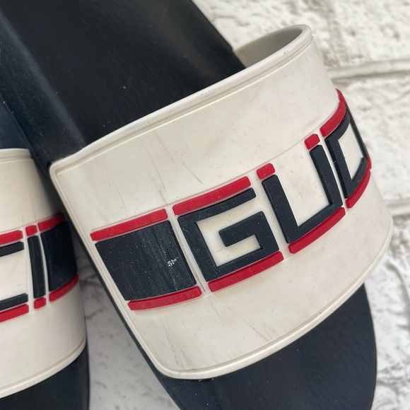 Gucci Pool Sides - Picture 4 of 13